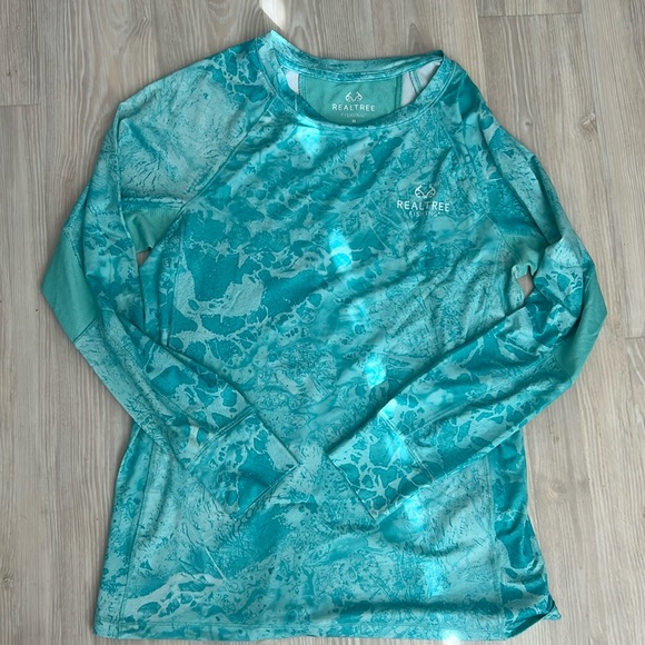 Realtree Aspect Women's Long Sleeve Fishing Shirt size medium - Picture 1 of 4